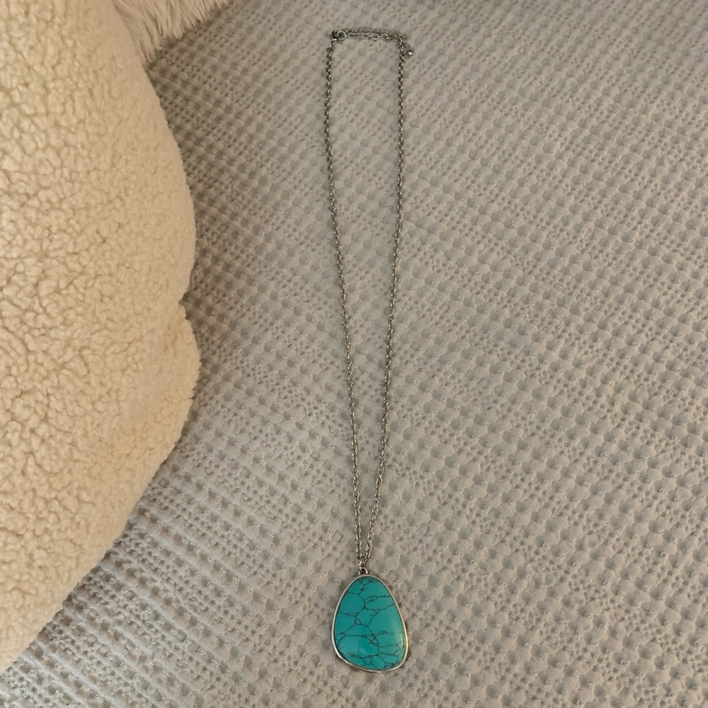 ✖️sold✖️Boho Style Turquoise Crystal Rock Like Necklace